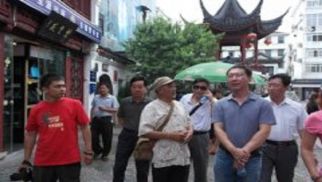 集團(tuán)董事長(zhǎng)應(yīng)邀參觀上海市“七寶老街”